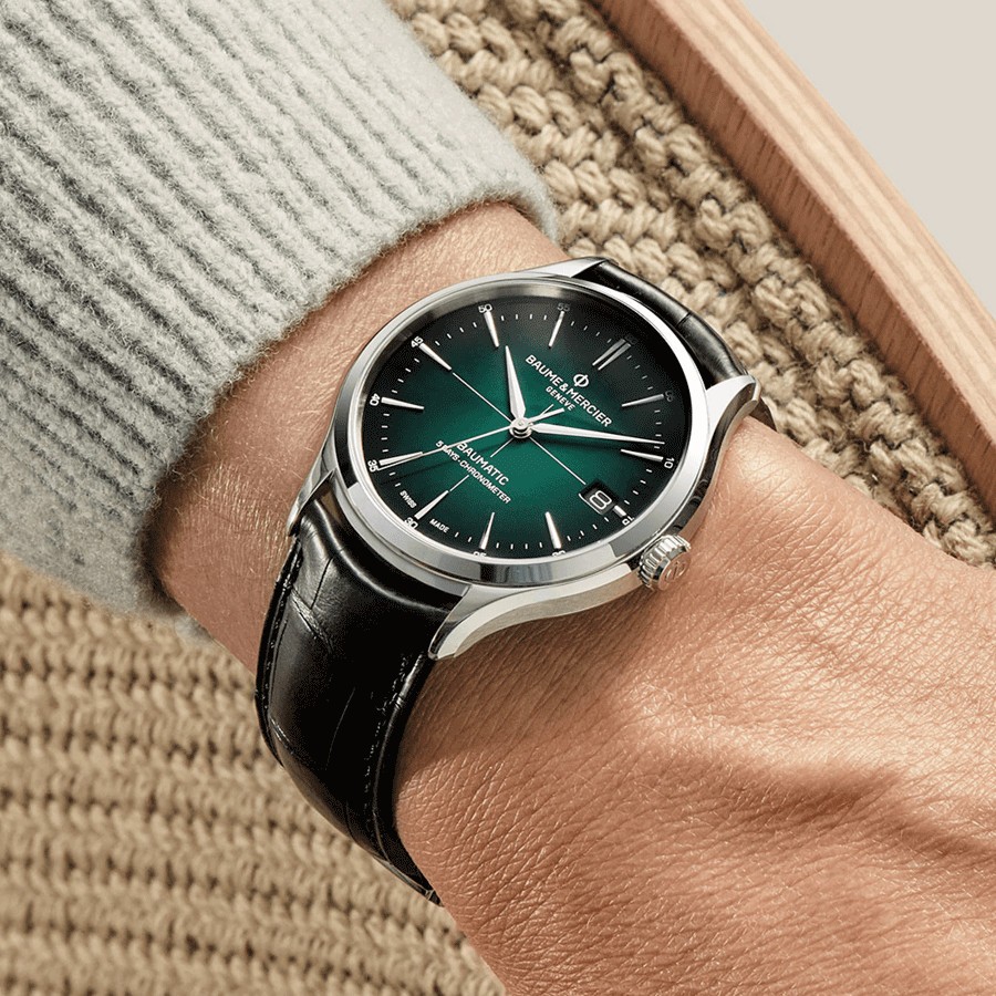 Montre Baume et Mercier Clifton Baumatic automatique cadran vert bracelet cuir noir 40 mm