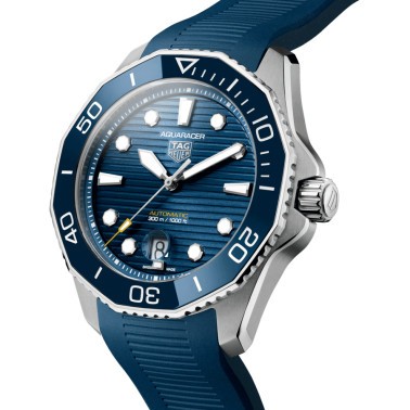 Montre TAG Heuer Aquaracer Professional 300 automatique cadran bleu bracelet caoutchouc bleu 43 mm WBP201B.FT6198