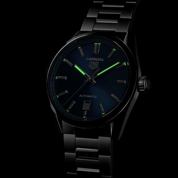 Montre Tag Heuer Carrera Calibre 5 automatique cadran bleu bracelet acier 39 mm WBN2112.BA0639
