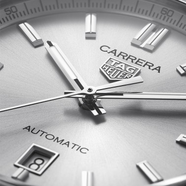 Montre Tag Heuer Carrera Calibre 5 automatique cadran argent bracelet acier 39 mm WBN2111.BA0639