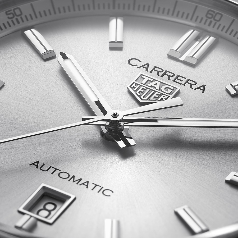 Montre Tag Heuer Carrera Calibre 5 automatique cadran argent bracelet acier 39 mm WBN2111.BA0639