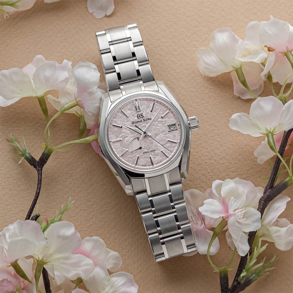 Montre Grand Seiko Heritage 24 seasons Printemps Spring Drive cadran rose bracelet acier 40 mm