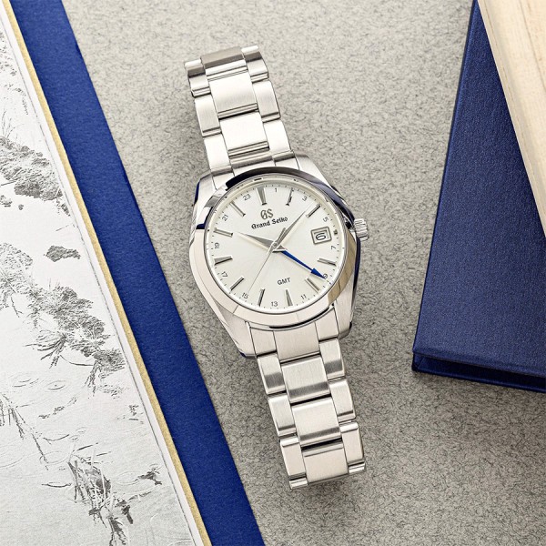 Montre Grand Seiko Heritage quartz GMT SBGN011 Lepage