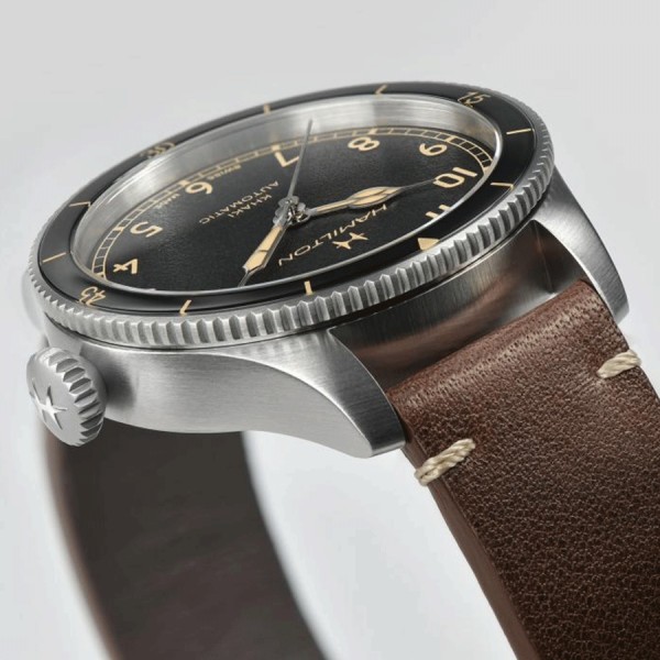 Montre Hamilton Pilot Pioneer Auto automatique cadran noir bracelet cuir marron 38 mm H76205530