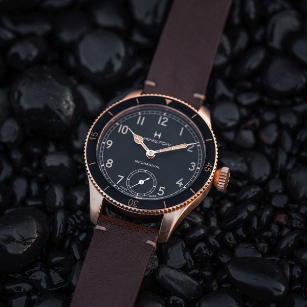 Montre Hamilton Pilot Pioneer Petite Seconde Mechanical bronze mécanique cadran noir bracelet cuir marron 43 mm