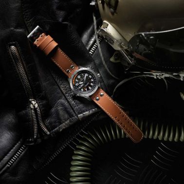 Montre Hamilton Khaki Aviation X-Wind Day Date cadran noir bracelet cuir marron 45 mm H77755533