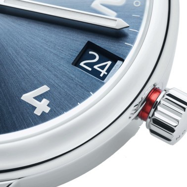 Montre Nomos Club Sport Neomatik 42 date automatique cadran bleu bracelet acier 42 mm 782