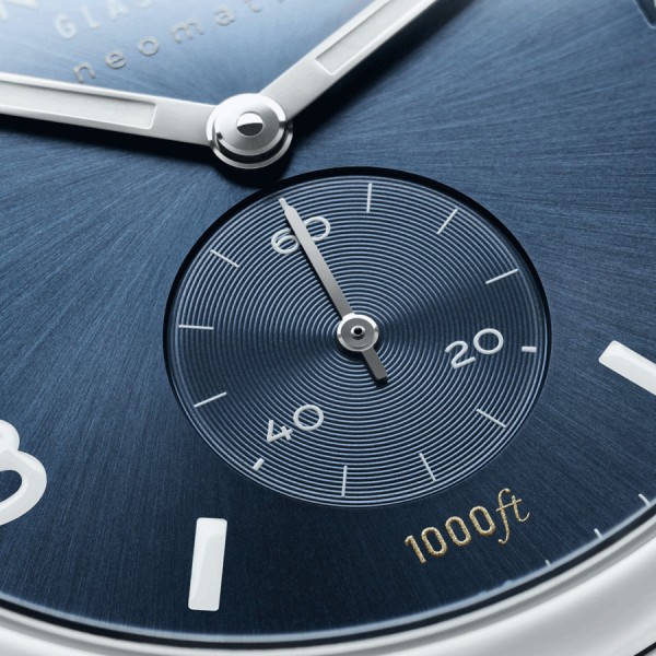 Montre Nomos Club Sport Neomatik 42 date automatique cadran bleu bracelet acier 42 mm 782