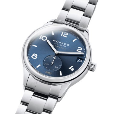Montre Nomos Club Sport Neomatik 42 date automatique cadran bleu bracelet acier 42 mm 782