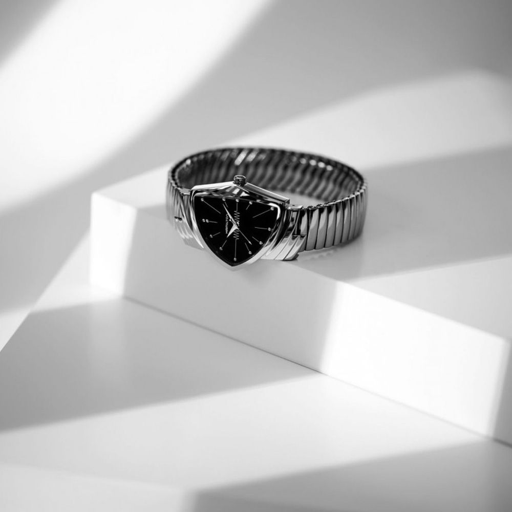 Montre Hamilton Ventura Large cadran noir bracelet acier flex - SITE1 Montre Hamilton Ventura Large cadran noir bracelet acier flex - SITE1