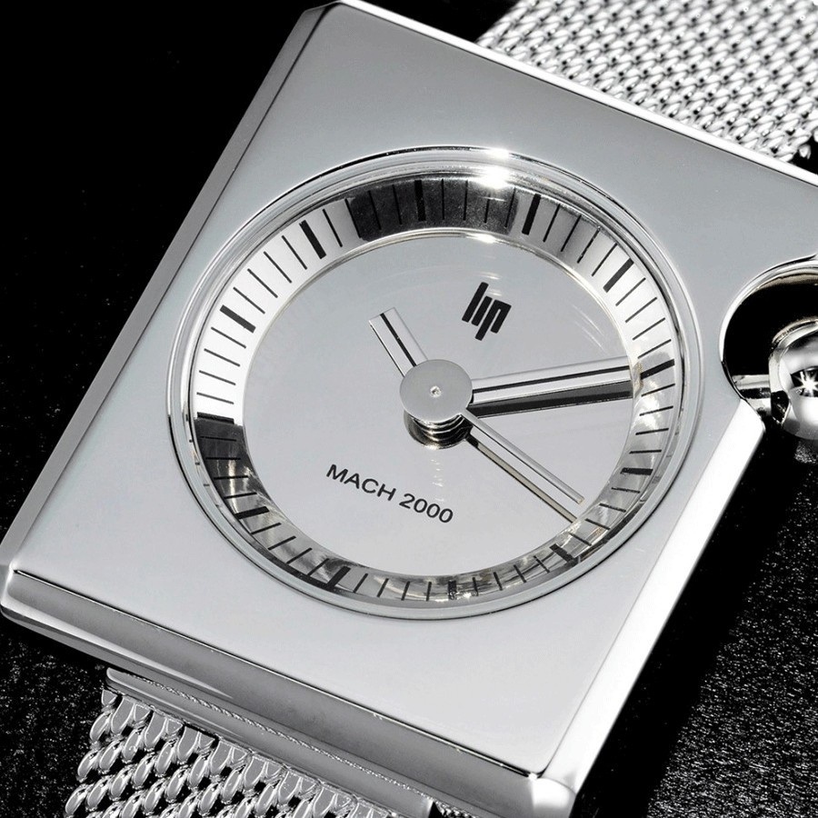 Montre Lip Mach 2000 Mini Square quartz cadran argenté bracelet acier maille milanaise 30 x 28 mm 671108
