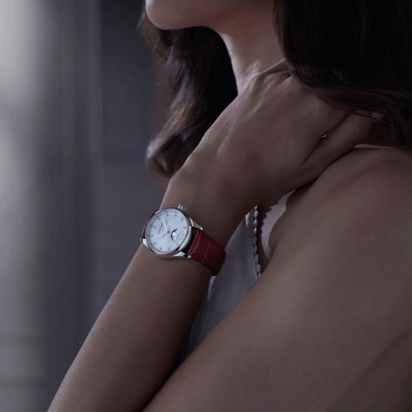 Montre Longines Master Collection automatique cadran nacre blanche bracelet cuir croco rouge 34 mm L2.409.4.87.2