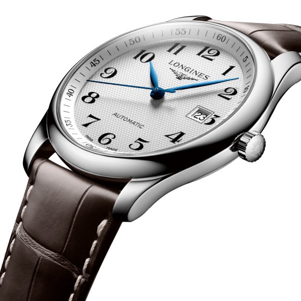 Montre Longines Master Collection automatique cadran argenté chiffres arabes bracelet cuir marron 40 mm