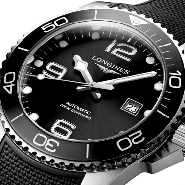 Montre Longines Hydroconquest automatique lunette noire bracelet caoutchouc noir 43 mm L3.782.4.56.9
