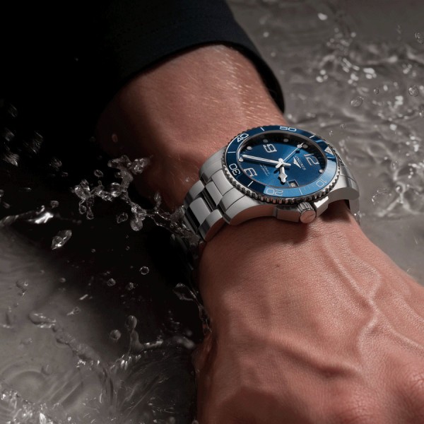 Montre Longines Hydroconquest automatique cadran bleu bracelet acier 41 mm L3.781.4.96.6