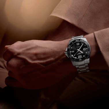 Montre Longines Hydroconquest automatique cadran noir bracelet acier 41 mm L3.781.4.56.6