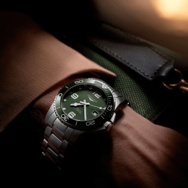 Montre Longines HydroConquest automatique cadran vert bracelet acier 41 mm L3.781.4.06.6