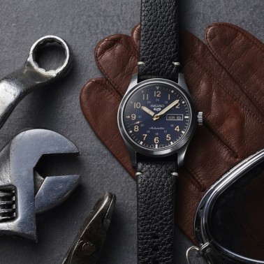 Montre Seiko 5 Military automatique cadran bleu bracelet cuir noir 39,4 mm