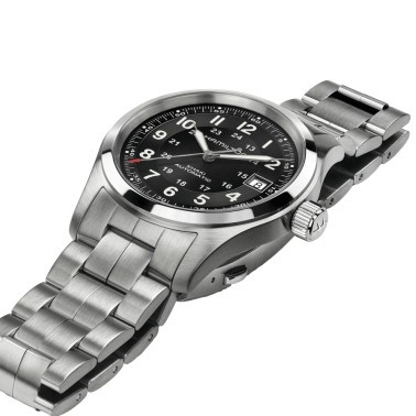 Montre Hamilton Khaki Field cadran noir bracelet acier 38 mm