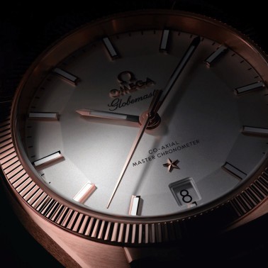 Montre Omega Constellation Globemaster Co-Axial Master Chronometer or rouge bracelet cuir chocolat 39 mm