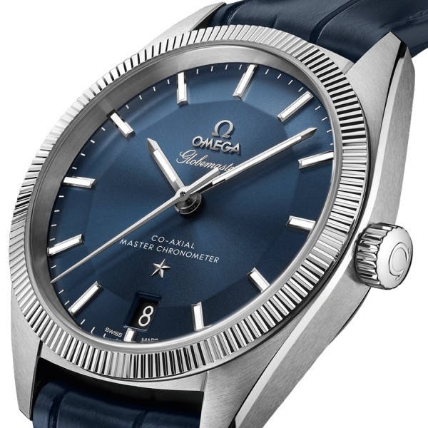 Montre Omega Constellation Globemaster Co-Axial Master Chronometer cadran bleu bracelet cuir bleu 39 mm 130.33.39.21.03.001