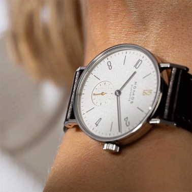 Montre Nomos Tangente Edition Limitée Centenaire Lepage mécanique cadran blanc bracelet cuir marron 35 mm