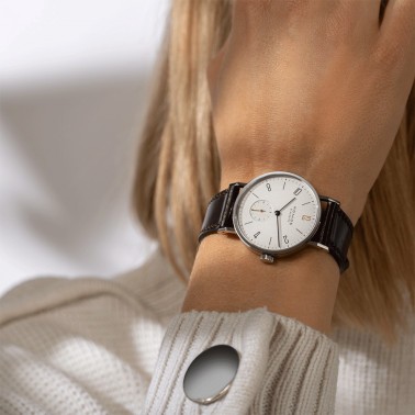Montre Nomos Tangente Edition Limitée Centenaire Lepage mécanique cadran blanc bracelet cuir marron 35 mm