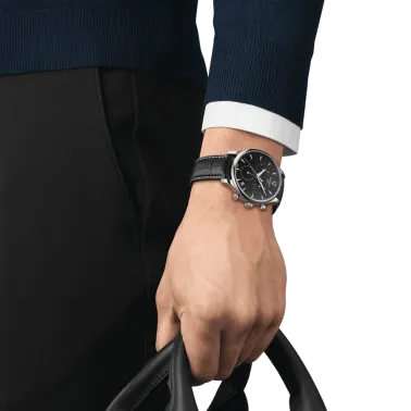 Montre Tissot T-Classic Tradition quartz chronographe cadran noir bracelet cuir noir 42 mm T063.617.16.057.00