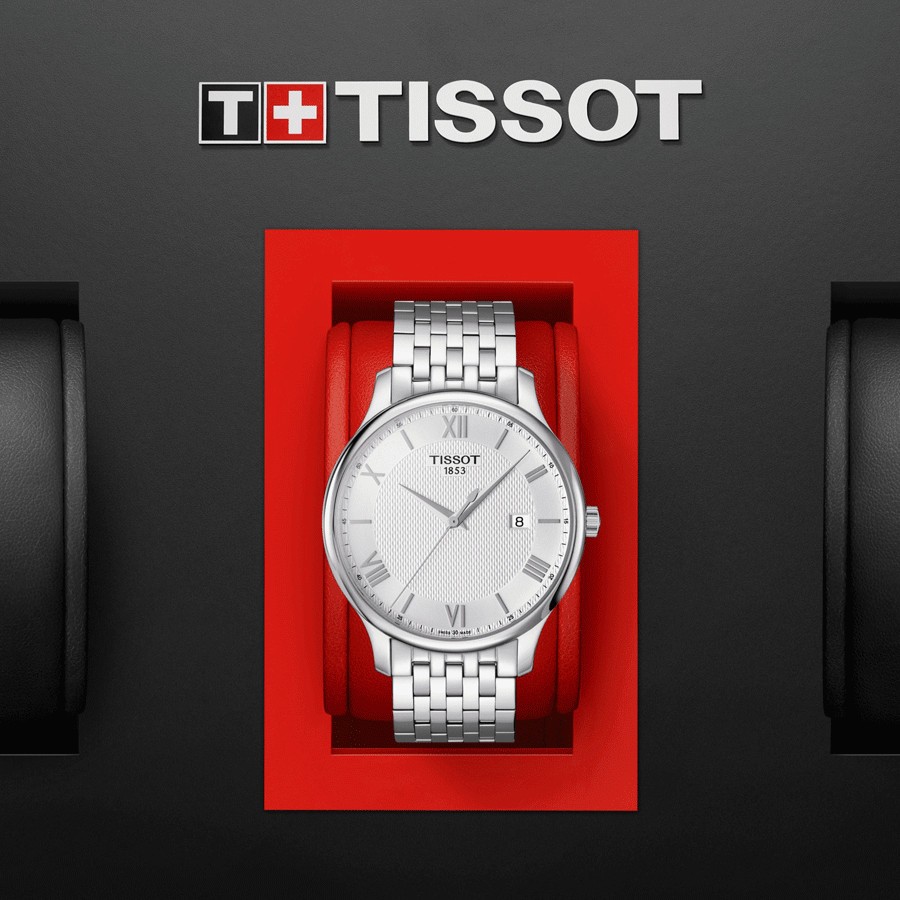 Montre Tissot T-Classic Tradition quartz cadran argent bracelet acier 42 mm