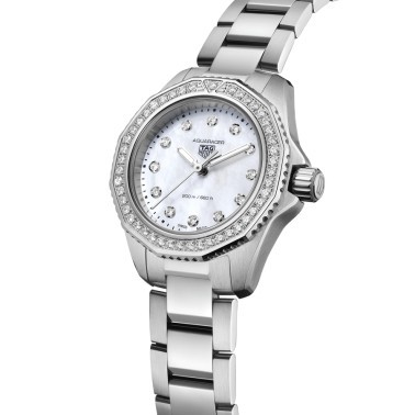 Montre TAG Heuer Aquaracer Professional 200 quartz lunette sertie cadran nacre blanche bracelet acier 30 mm