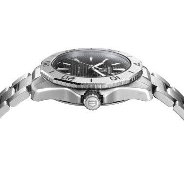 TAG Heuer Aquaracer Professional 200 quartz watch black dial steel bracelet 40 mm WBP1110.BA0627