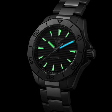 Montre TAG Heuer Aquaracer Professional 200 quartz cadran noir bracelet acier 40 mm