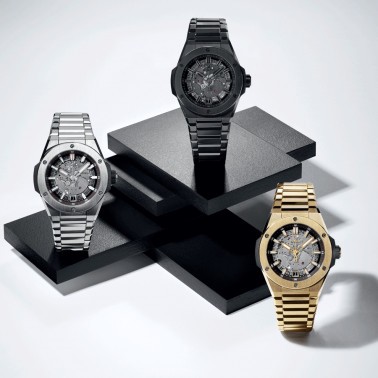 Montre Hublot Big Bang Integral Time Only Titanium automatique cadran gris bracelet titane gris 40 mm