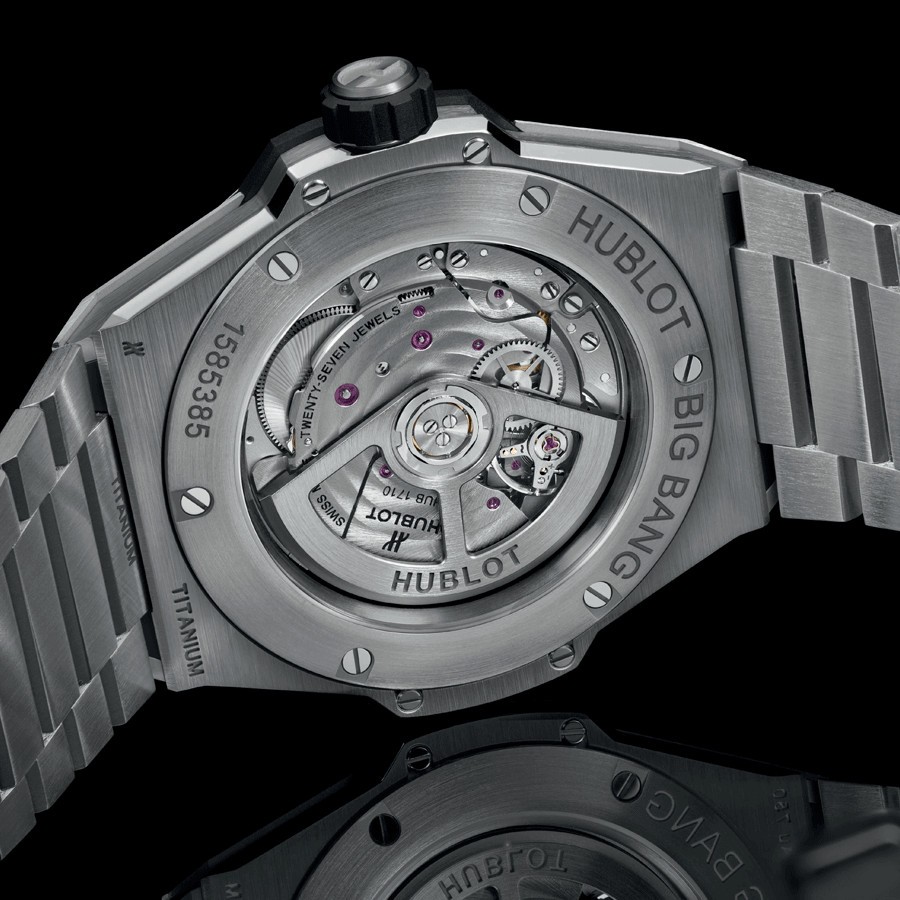 Montre Hublot Big Bang Integral Time Only Titanium automatique cadran gris bracelet titane gris 40 mm