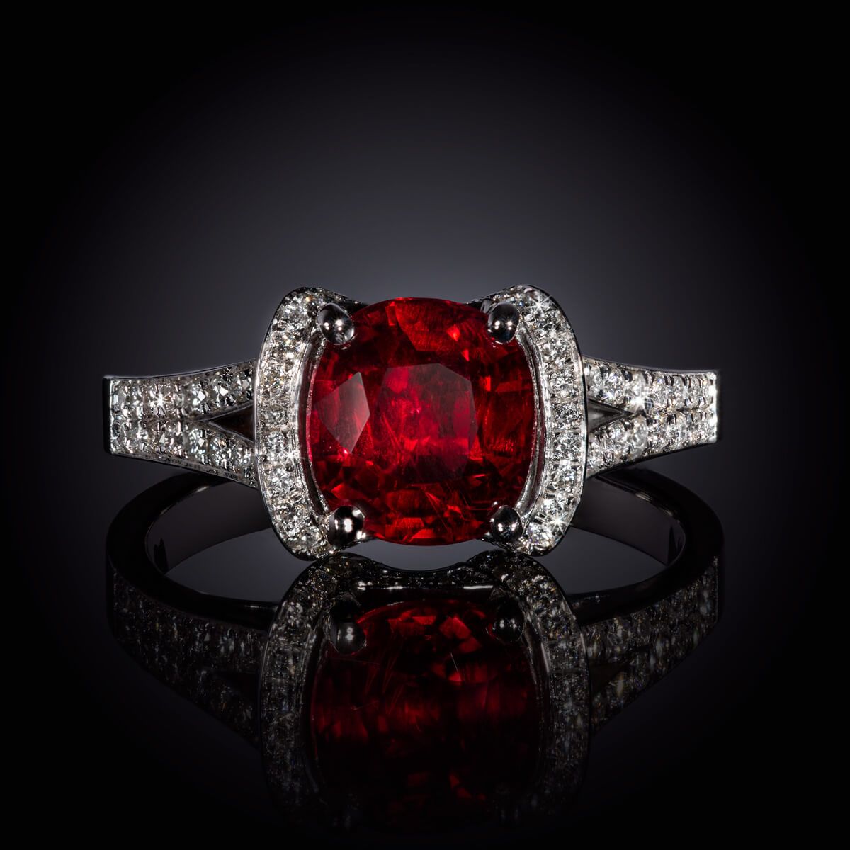 Lepage Le Siam ring in white gold, pigeon blood ruby and diamonds