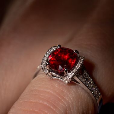 Lepage Le Siam ring in white gold, pigeon blood ruby and diamonds