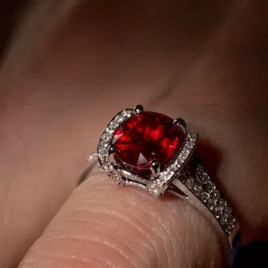 Lepage Le Siam ring in white gold, pigeon blood ruby and diamonds