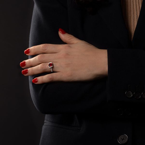 Lepage Le Siam ring in white gold, pigeon blood ruby and diamonds