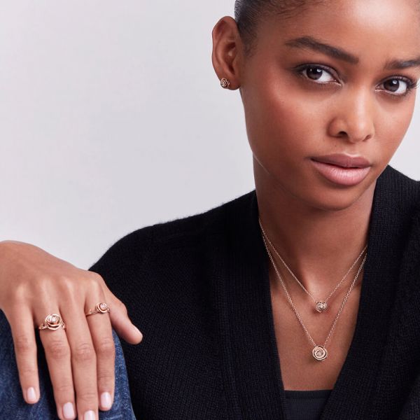 Collier Dior Rose Couture grand modèle en or rose et diamant