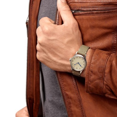 Montre Longines Heritage Military automatique cadran beige bracelet cuir sable 38,5 mm L2.819.4.93.2