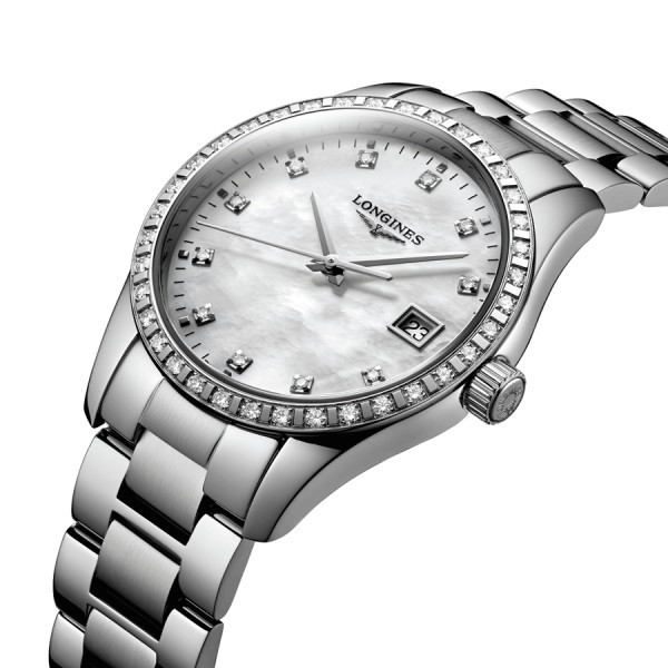 Montre Longines Conquest Classic quartz cadran nacre blanche lunette sertie bracelet acier 34 mm L2.386.0.87.6