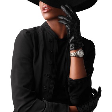 Montre Longines Conquest Classic quartz cadran nacre blanche lunette sertie bracelet acier 34 mm L2.386.0.87.6