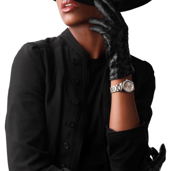 Montre Longines Conquest Classic quartz cadran argenté lunette sertie bracelet acier 29,5 mm L2.286.0.72.6