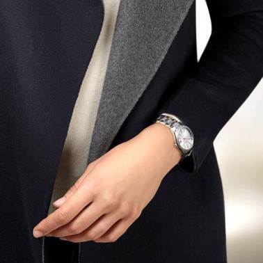 Montre Longines Conquest Classic quartz cadran argenté lunette sertie bracelet acier 34 mm L2.386.0.72.6