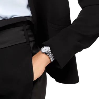 Montre Longines Conquest Classic quartz cadran nacre blanche bracelet acier 34 mm L2.386.4.87.6