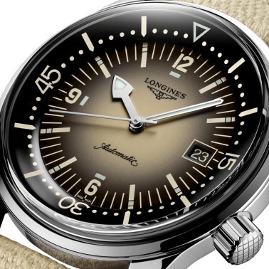 Montre Longines Legend Diver automatique cadran beige bracelet synthétique beige 42 mm L3.774.4.30.2