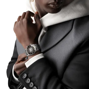 Montre Longines Legend Diver automatique cadran gris bracelet synthétique gris 42 mm L3.774.4.70.2