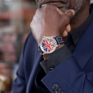 Montre BRM V6-44 "England" automatique NOS 44 mm