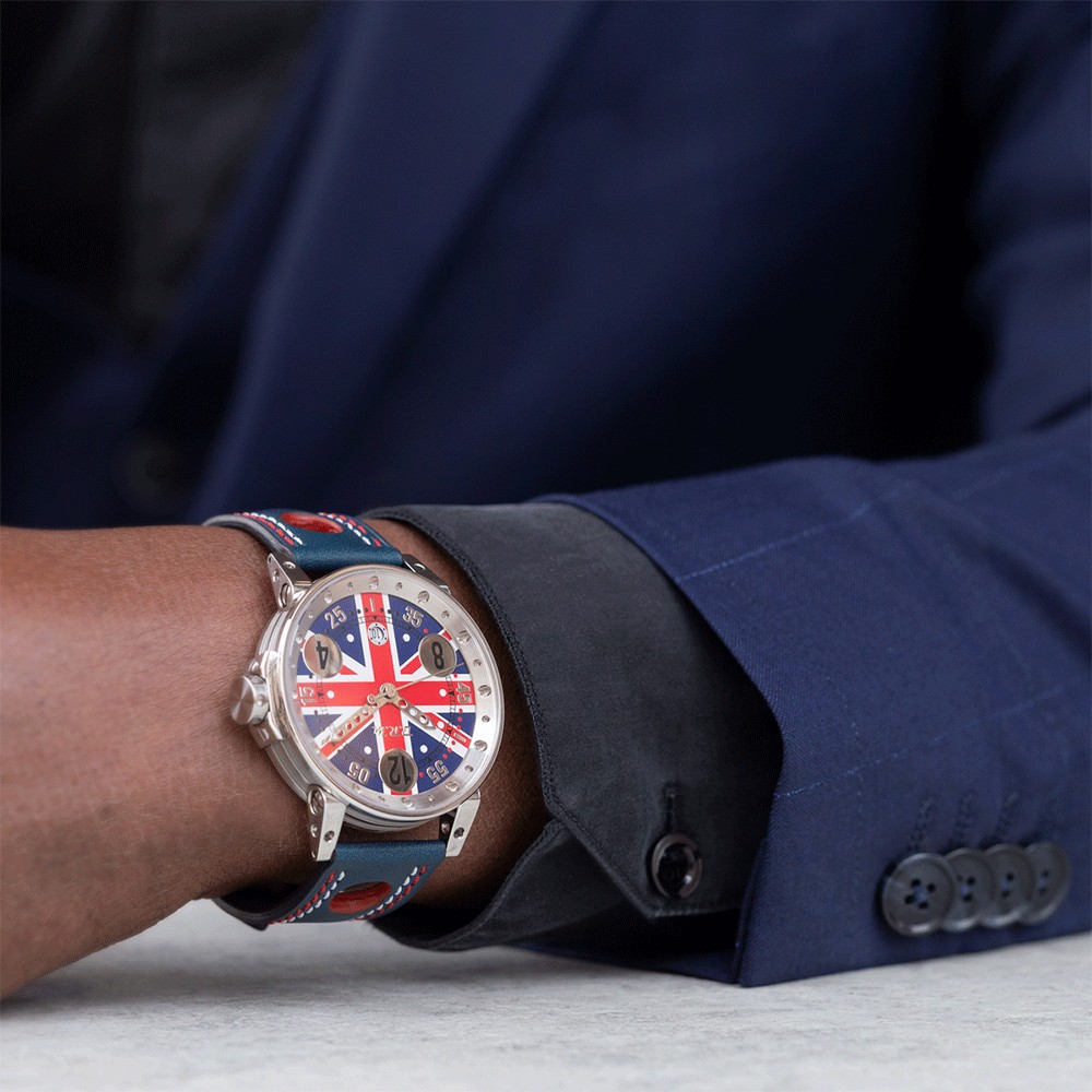 Montre BRM V6-44 "England" automatique NOS 44 mm