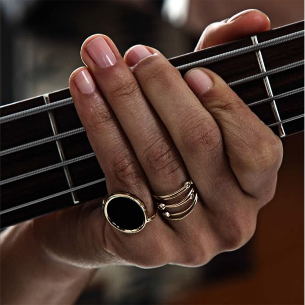 Ginette NY Mini Lonely Diamond ring in pink gold and diamond